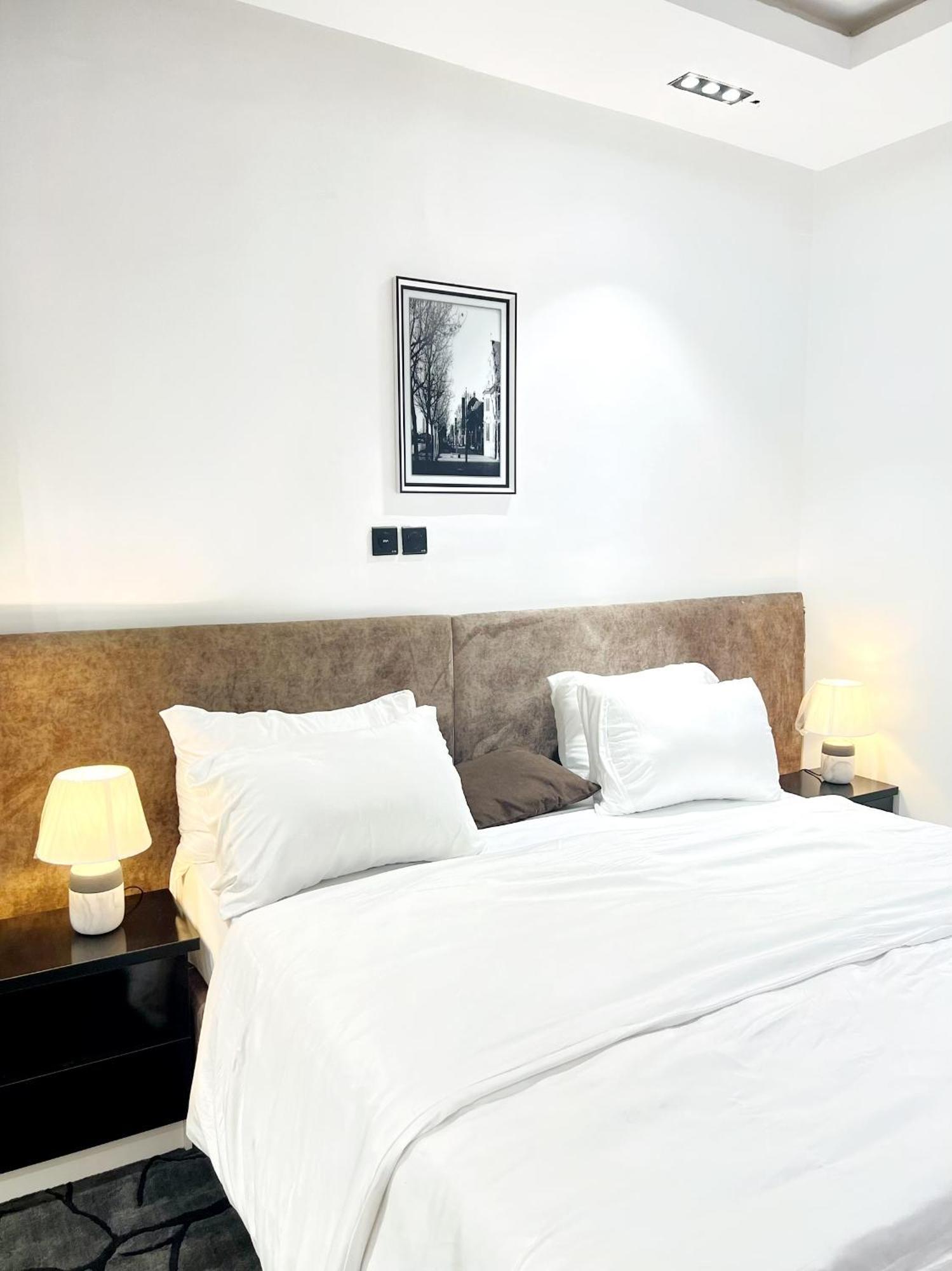 Austra Hotels And Apartments Maitama Abuja Buitenkant foto