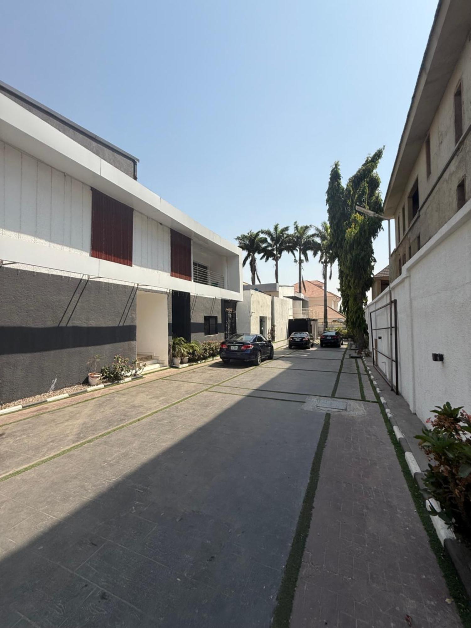 Austra Hotels And Apartments Maitama Abuja Buitenkant foto