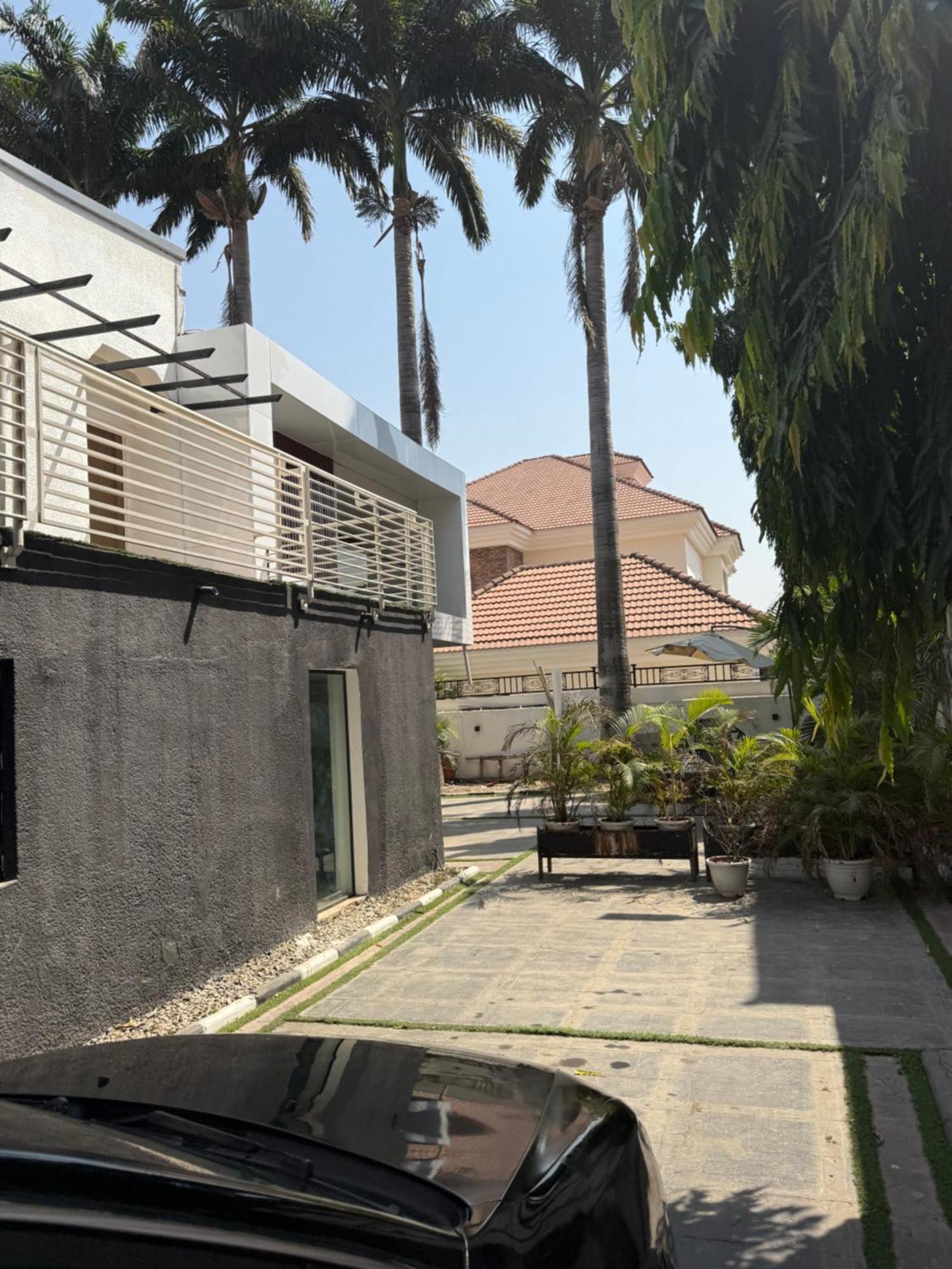 Austra Hotels And Apartments Maitama Abuja Buitenkant foto