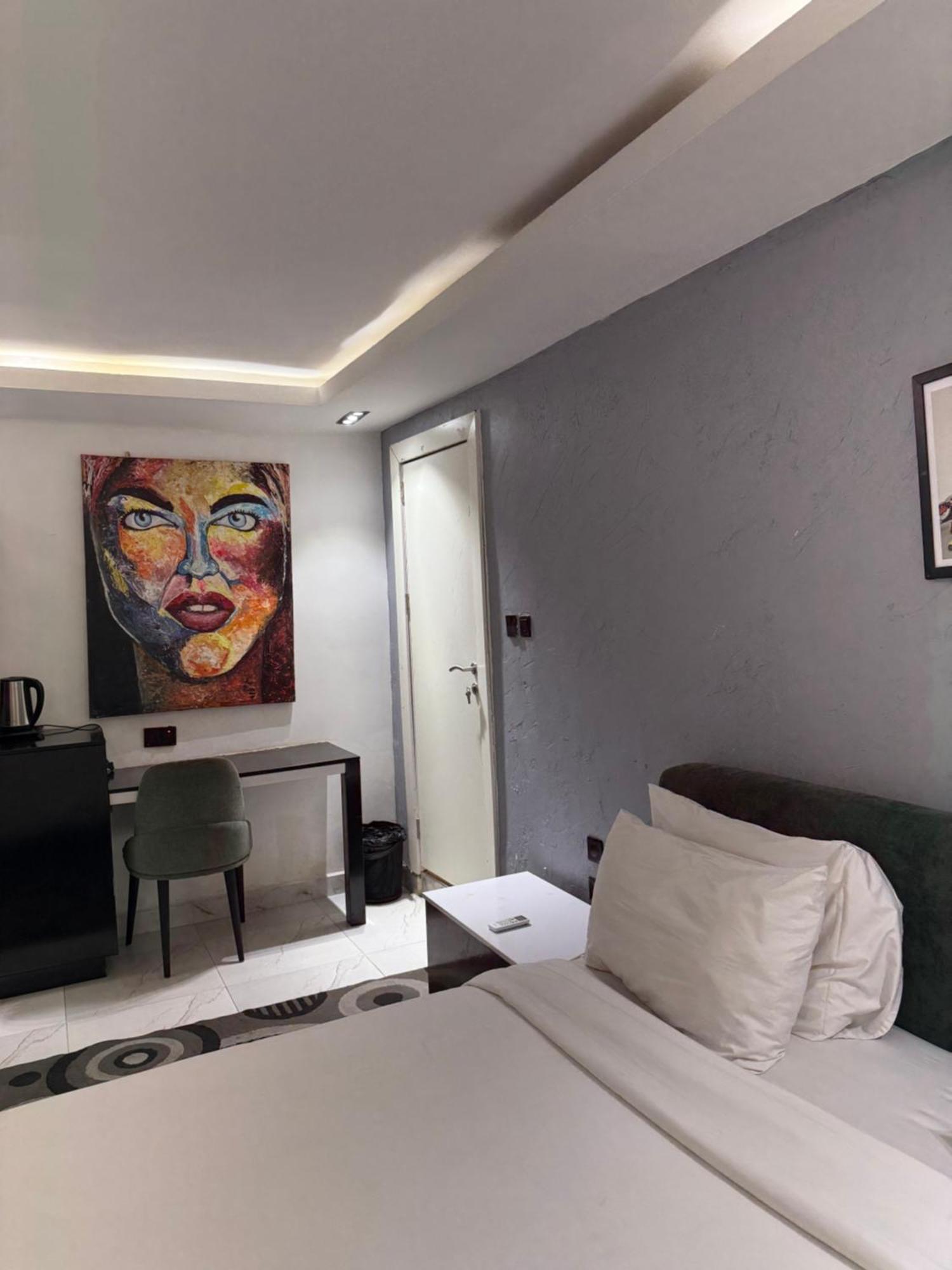 Austra Hotels And Apartments Maitama Abuja Buitenkant foto